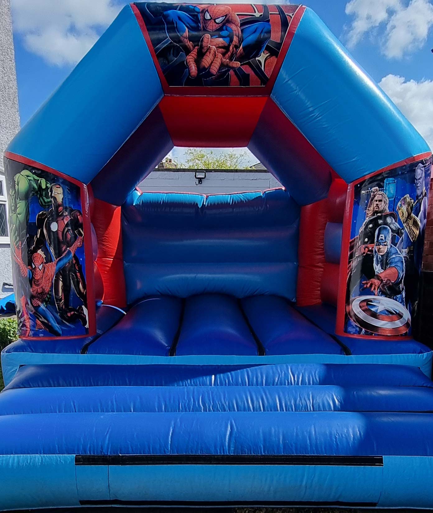 12x14 Superheros Castle inflatable