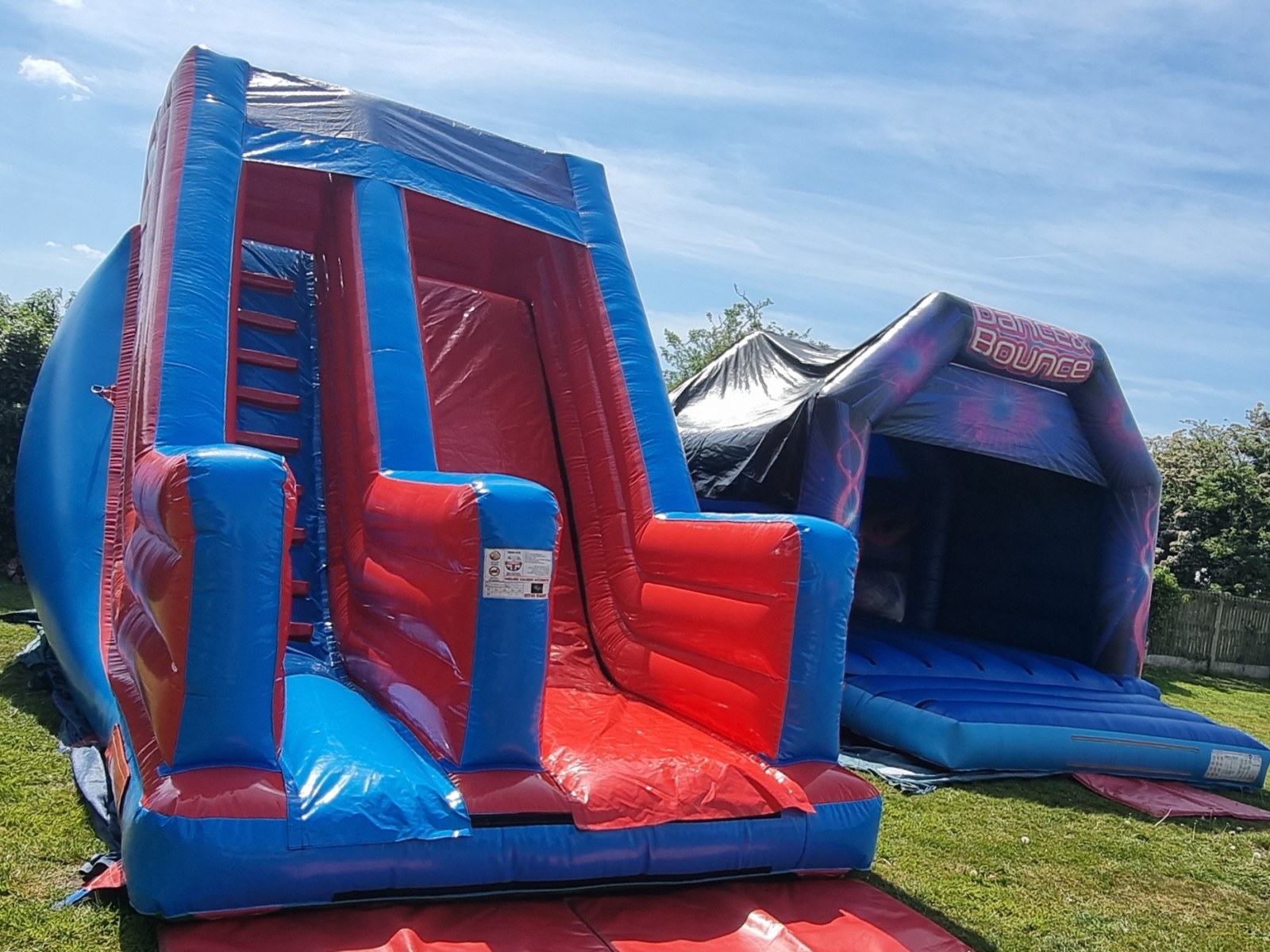 Party package 1 (2 inflatables)